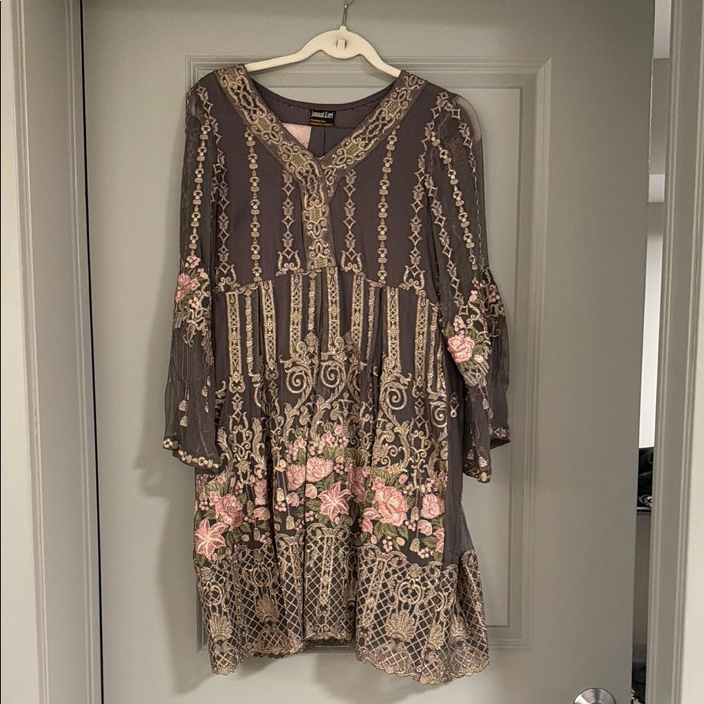 Pakistani lilac designer outfit - Picture 2 of 5